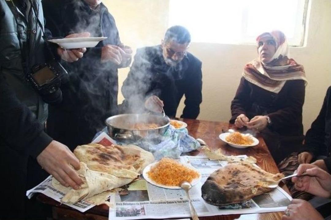 Erciş Belediyesinden Halk Tandır Evi