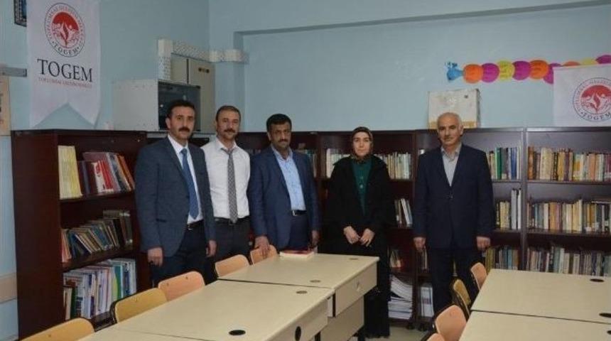 Togem&rsquo;den Okul K&uuml;t&uuml;phanesine Kitap Desteği