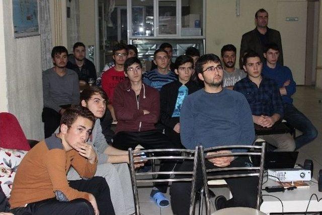 Denizli’de Öğrenciler ‘iş Hayatında Etik Değerler’ Konferansını İzledi