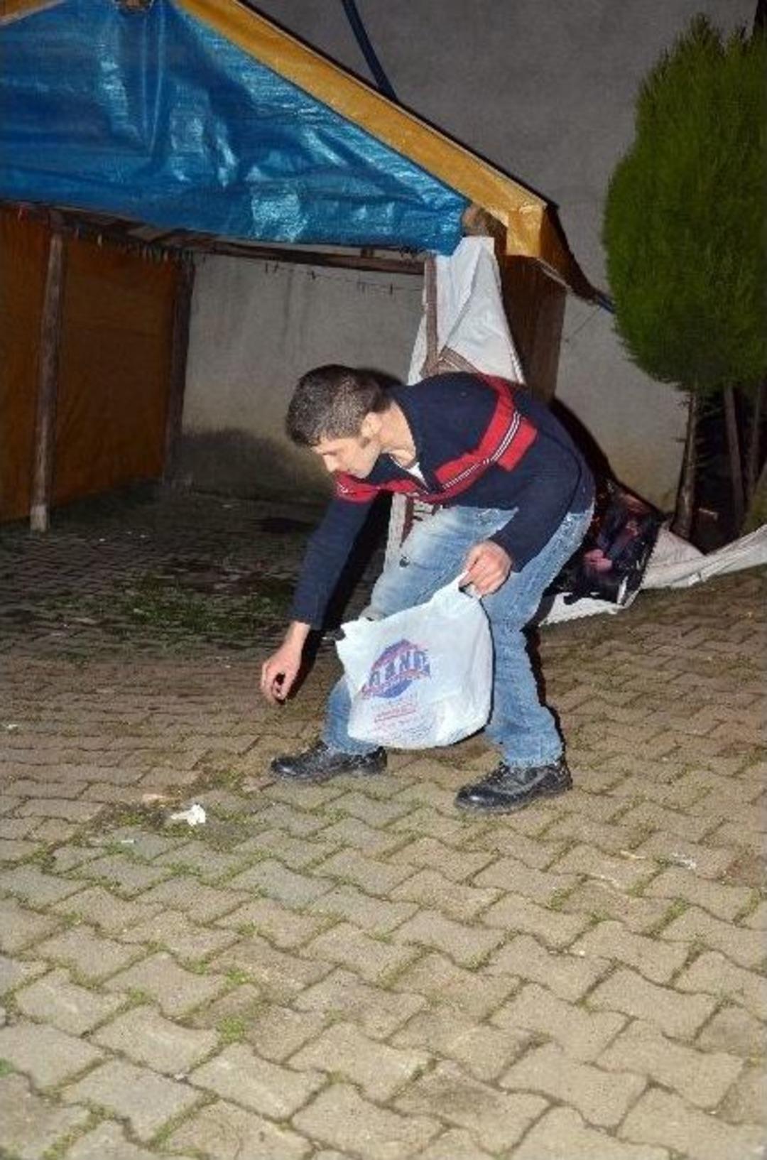 Yere &Ccedil;&ouml;p Atarken Jandarmaya Su&ccedil;&uuml;st&uuml; Yakalandı