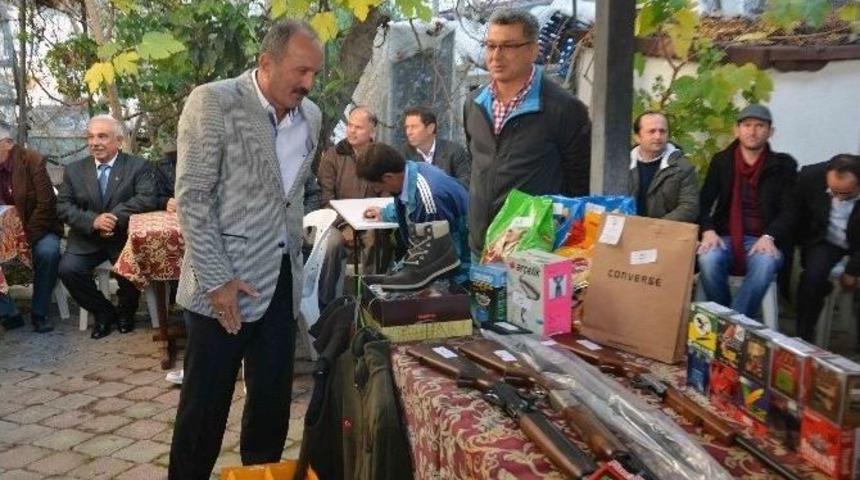 Avcılardan &Uuml;yelerine Hediye Yağdı