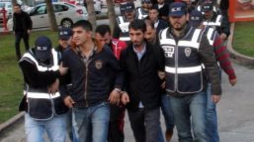 Ka&ccedil;ak İ&ccedil;ki Operasyonunda 14 Tutuklama