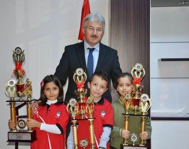 Dünya Birincilerinden İl Milli Eğitim Müdürü Gürsoy’a Ziyaret 1