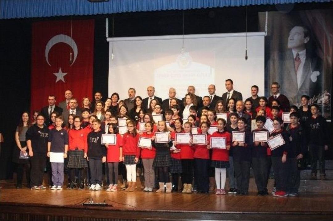 Fatih Kolejli Mucitlerde &Ouml;d&uuml;l Yağmuru