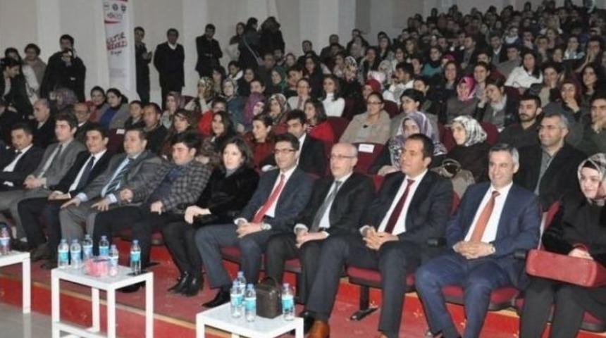 "ben Bilmem, Eşim Nereden Bilecek" Adlı Oyun Silvan&rsquo;da Sahnelendi