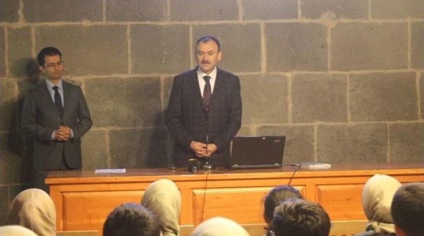 &rsquo;osmanlı D&ouml;nemindeki Medreseler&rsquo; Konulu Ders Tarihi Hunat Medresesinde İşlendi