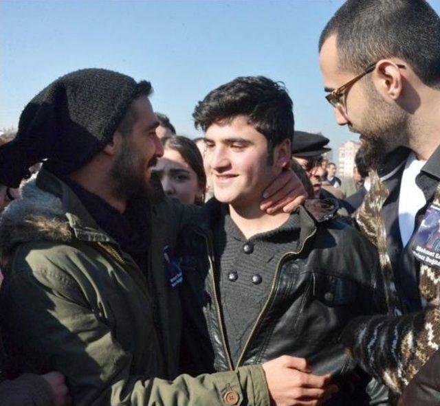 Erdoğan'a Hakaretten Tutuklanan Liseli Tahliye Oldu- Ek Fotograflar
