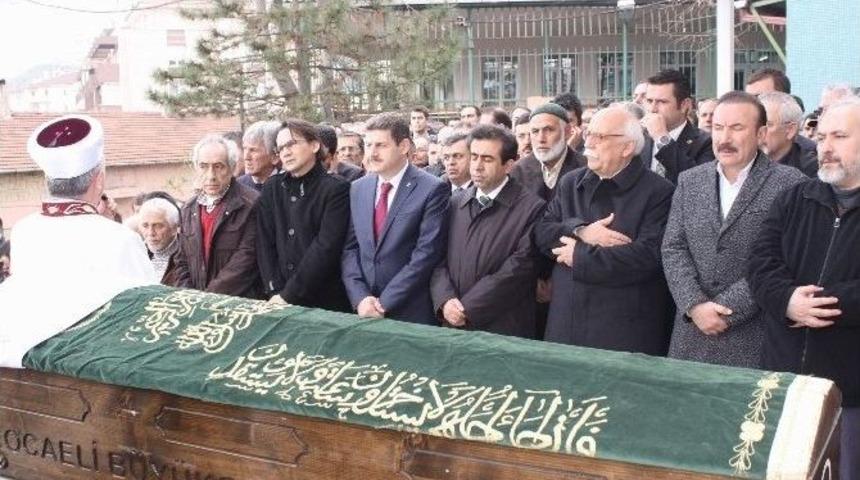 Bakan Avcı, Kocaeli&rsquo;de Cenazeye Katıldı
