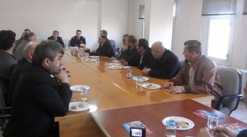 Tavşanlı Emniyeti Muhtarlarla Asayiş Toplantısı Yaptı