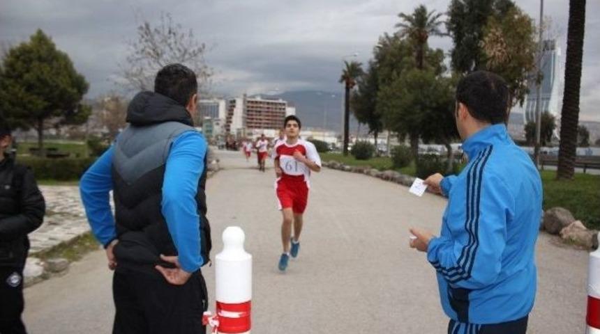 Meles&rsquo;te &Ouml;ğrenciler Ata&rsquo;ları İ&ccedil;in Koştu