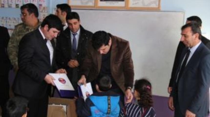 &Ouml;ğrencilere Giyim Yardımı