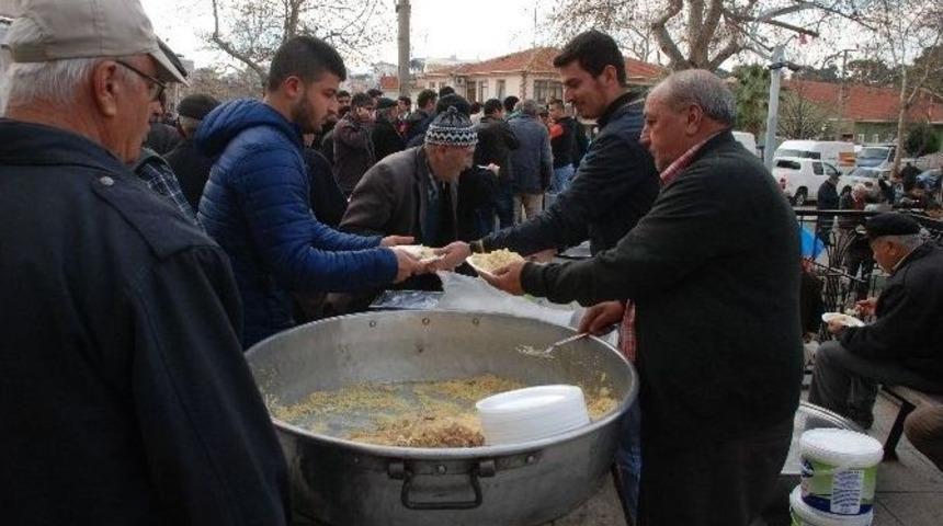 Mehmet Akif Ersoy İ&ccedil;in Memleketinde Mevlit Okutuldu