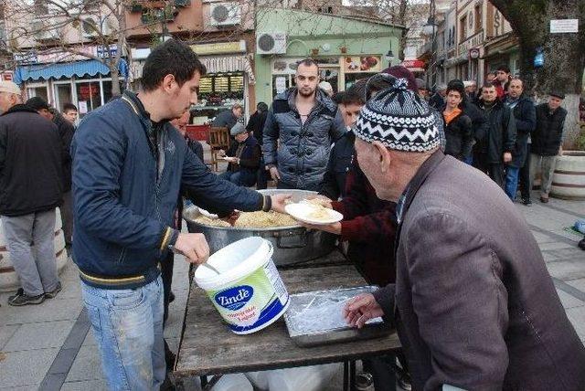 Mehmet Akif Ersoy İçin Memleketinde Mevlit Okutuldu