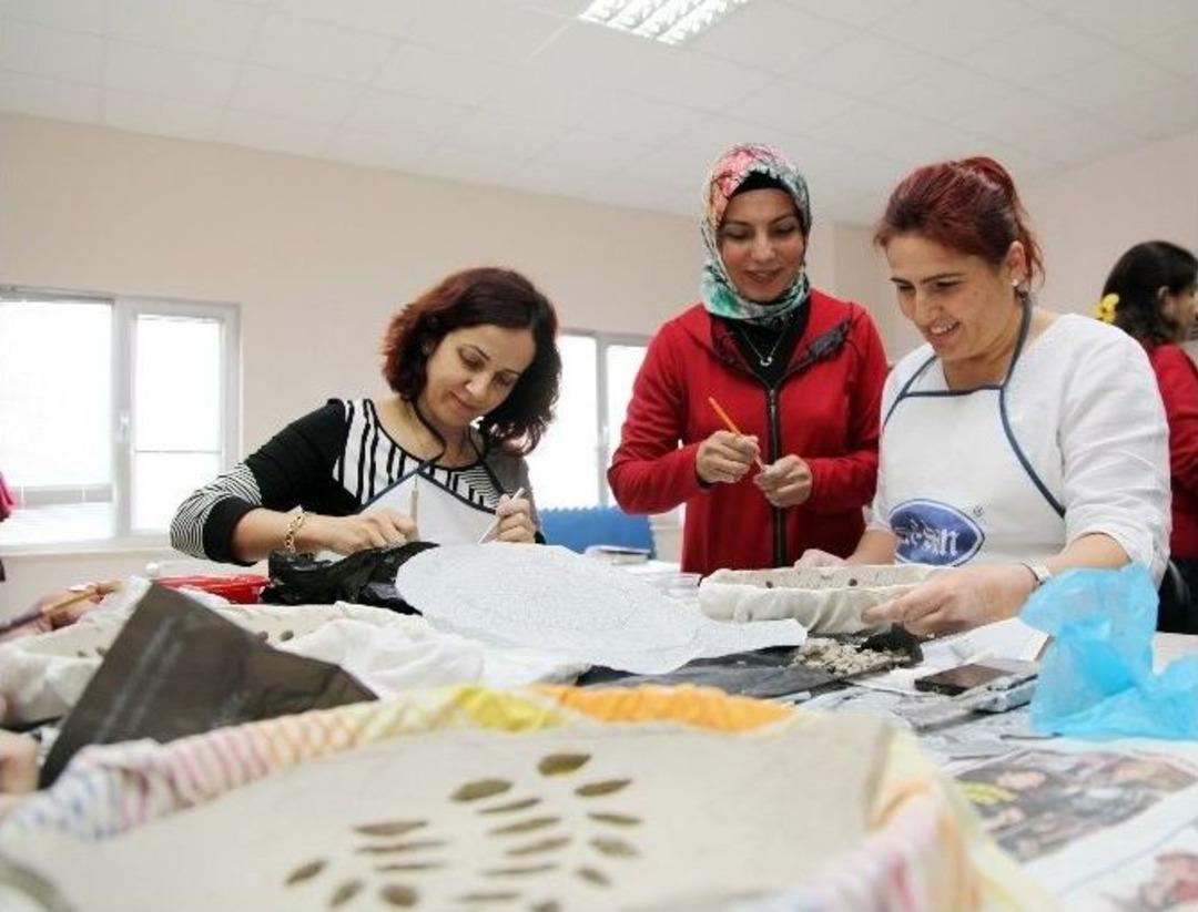 &Ccedil;amuru Sanata D&ouml;n&uuml;şt&uuml;r&uuml;yorlar