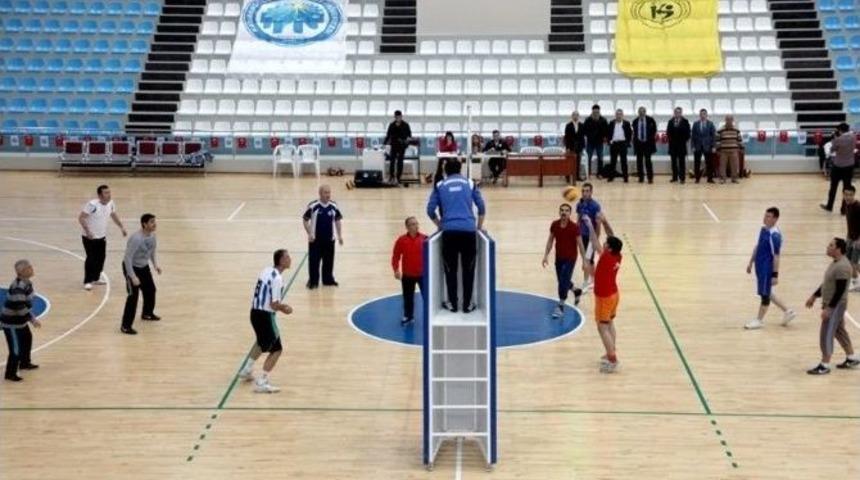 Km&uuml; Spor Şenlikleri Başladı