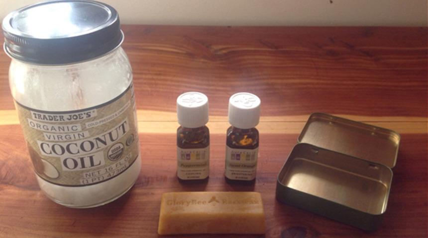 Dudak nemlendiricinizi kendiniz yapın!