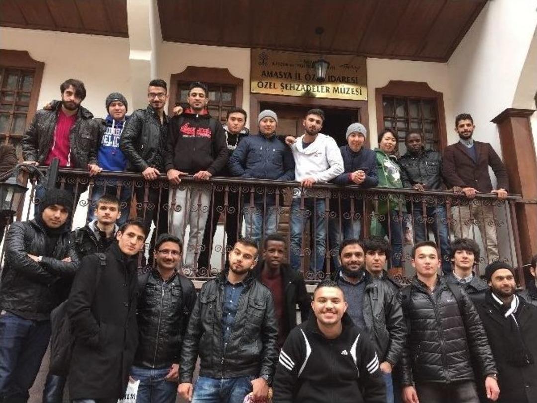 Om&uuml;-t&uuml;rk&ccedil;e&rsquo;nin Uluslararası &Ouml;ğrencileri Amasya&rsquo;yı Gezdi