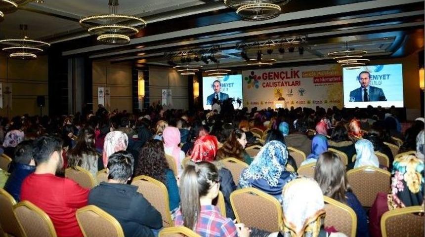 Gen&ccedil;lik Politikaları Ve Hizmetleri &Ccedil;alıştayı Başladı