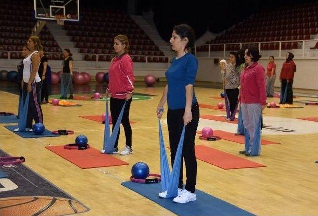 Aliağalı Kadınlardan Spora Yoğun İlgi