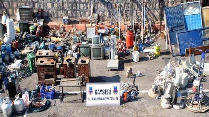 Jandarmanın Yakaladığı 2 Hırsız Tutuklandı