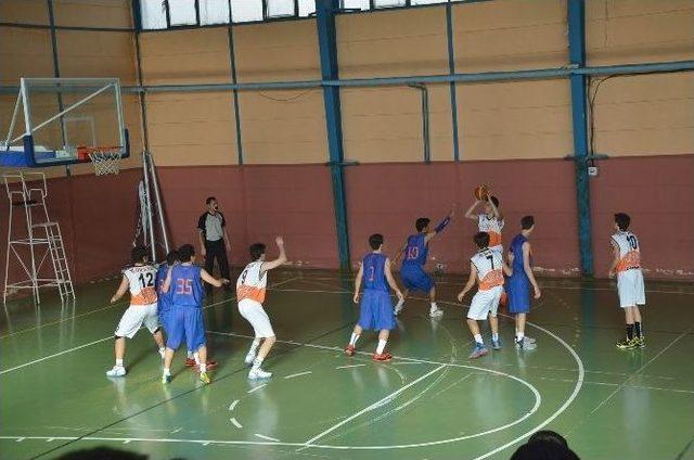 Başkan Bakıcı’dan Basketbolculara Moral Desteği