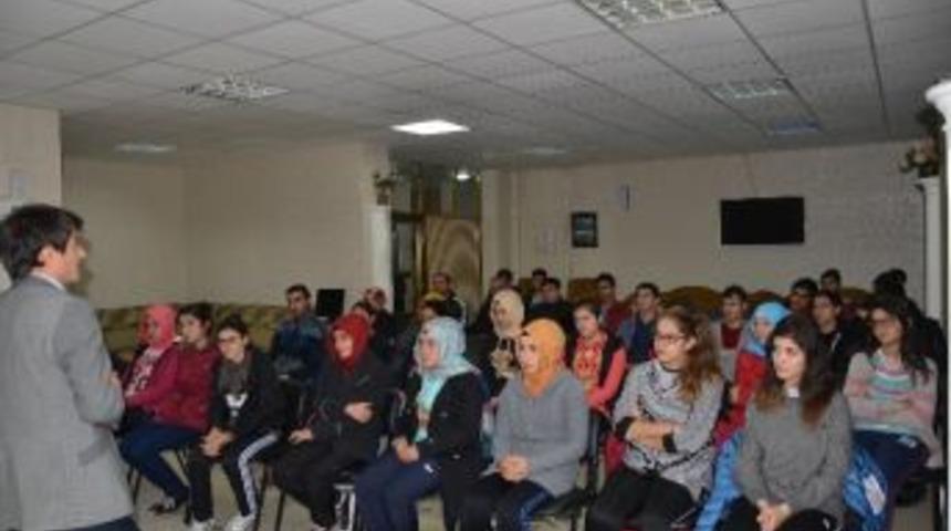 Darendespor&rsquo;dan &lsquo;gen&ccedil;ler Arasında İletişim&rsquo; Semineri