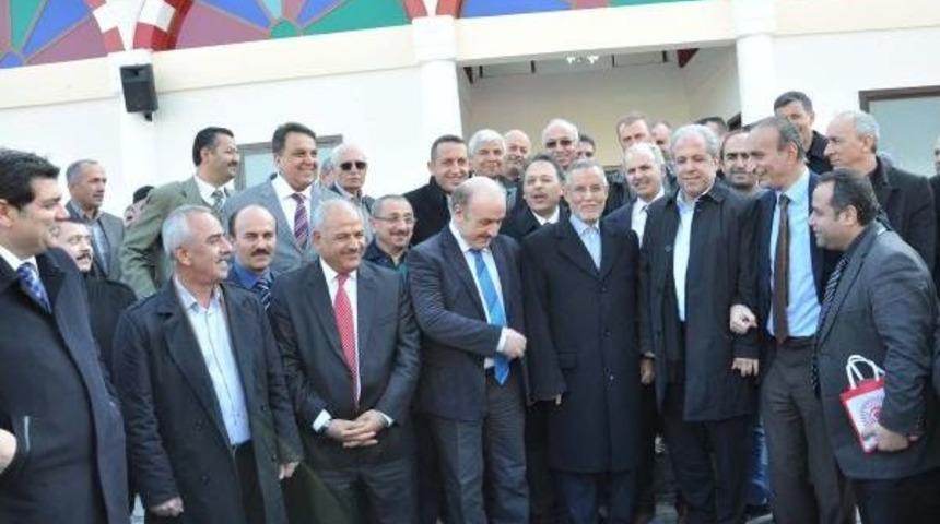 Şamil Tayyar &Uuml;niversiteyi Kazanınca Annesi 7 Kapıdan Bulgur Toplayıp, Kaz Kesip Dağıtmış