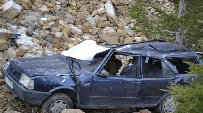 &Ccedil;ağlayancerit'te Kaza: 2 &Ouml;l&uuml;, 2 Yaralı