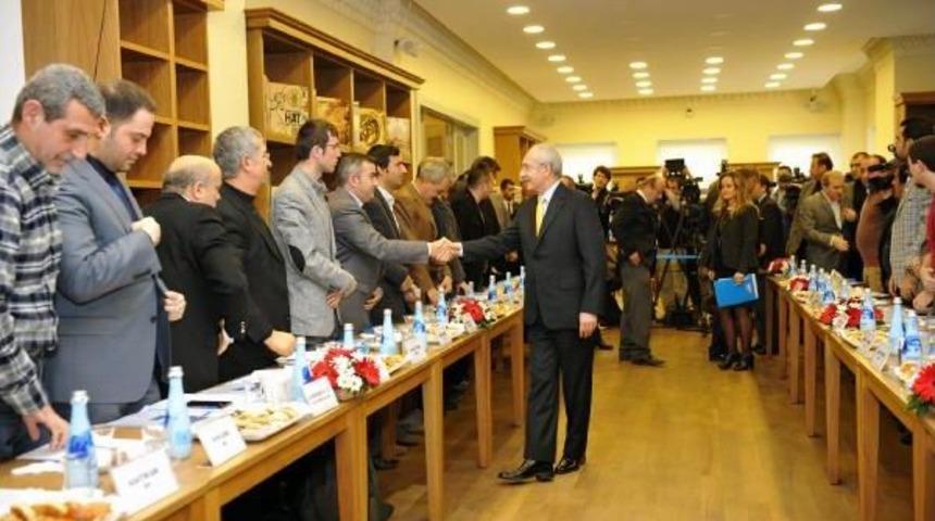 Kılı&ccedil;daroğlu, Taşeron İş&ccedil;i Temsilcileriyle Bir Araya Geldi