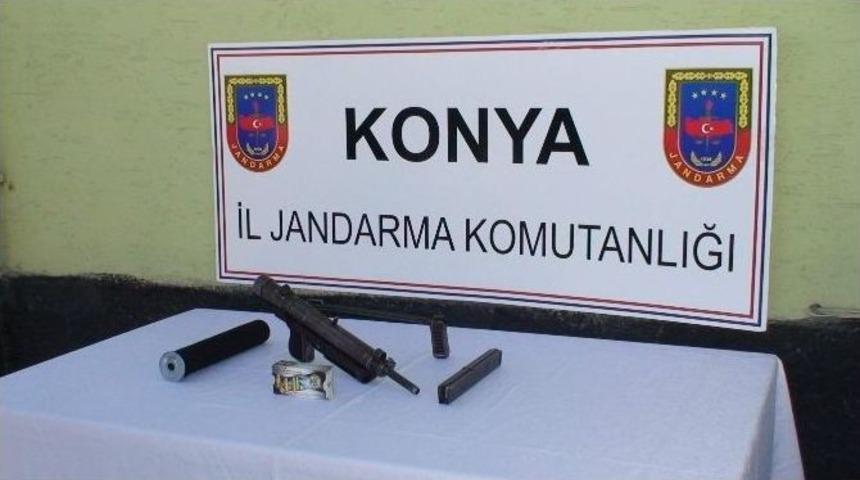 Otob&uuml;ste Makineli Tabanca Ele Ge&ccedil;irildi