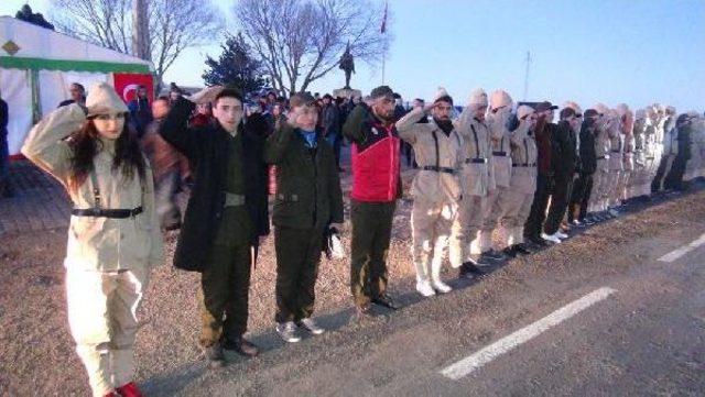 Öğrenciler Sarıkamış Şehitleri İçin Sabaha Kadar Nöbet Tutacak