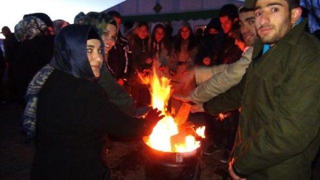 Öğrenciler Sarıkamış Şehitleri İçin Sabaha Kadar Nöbet Tutacak