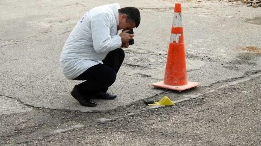 Yolun Ortasında Silah Bulundu