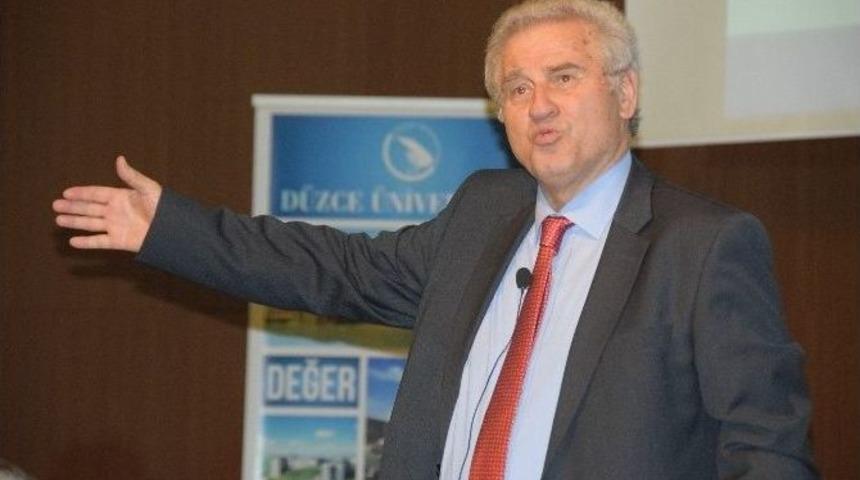 D&uuml;zce &Uuml;niversitesi Konferans Dizilerine Devam Ediyor