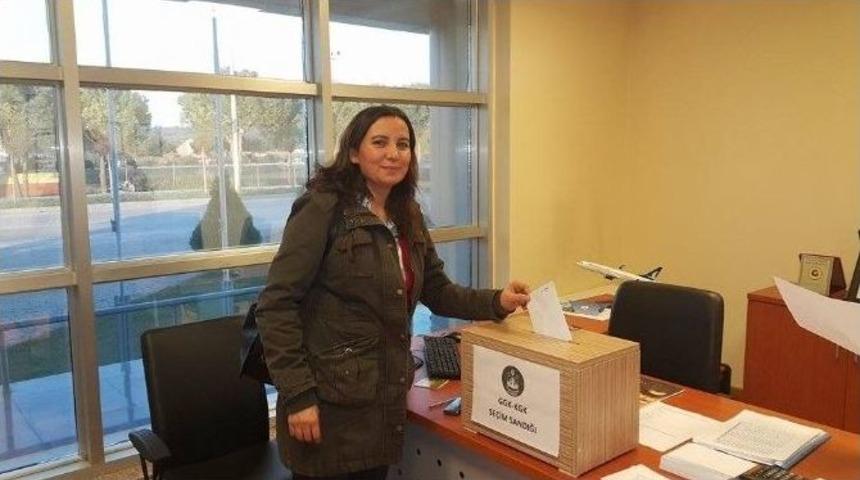 Tobb &Ccedil;anakkale Gen&ccedil; Girişimciler Kurulu İcra Komitesi Se&ccedil;imleri Sonu&ccedil;landı