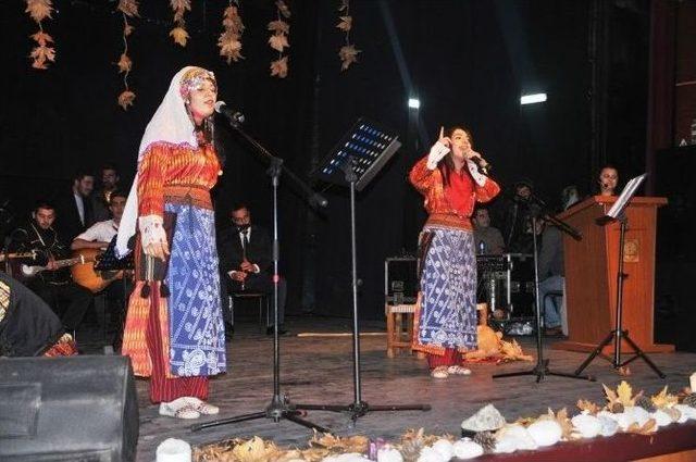 Aü Elmalı Myo’da Türkü Ve Şiir Gecesi Düzenlendi