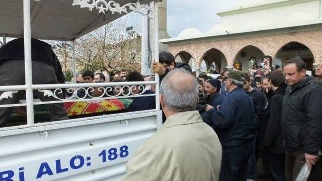 Burhaniye’ De Liseli Yiğit’in Ölümü Üzdü