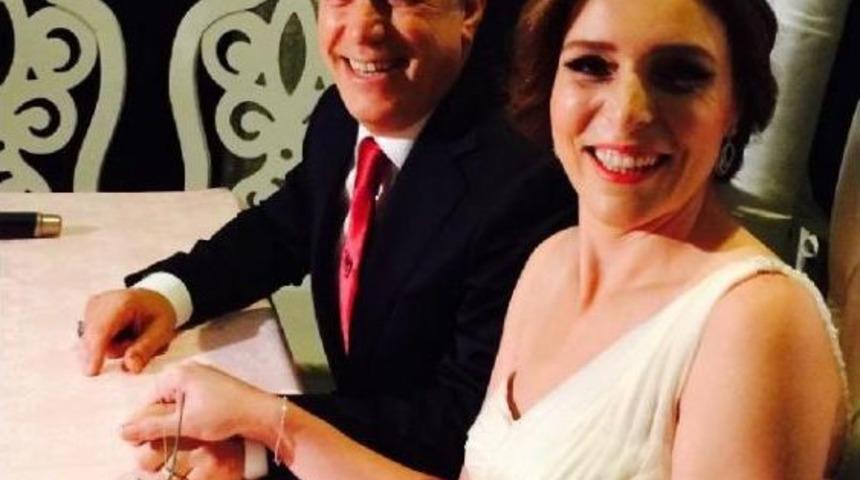 Başkan, Belediye &Ccedil;alışanı İle Evlendi