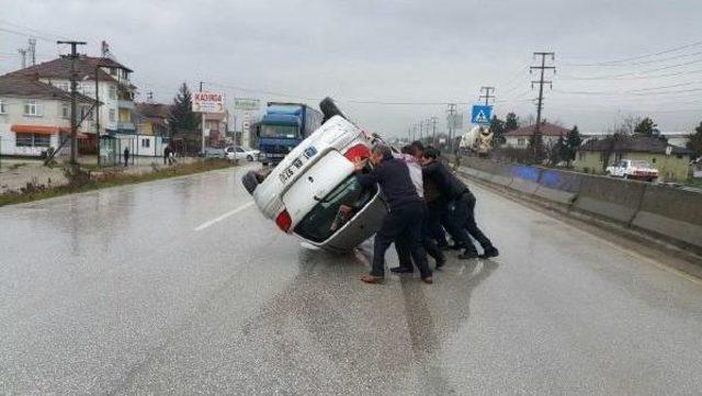 Takla Atan Otomobili 8 Kişi Çevirdi