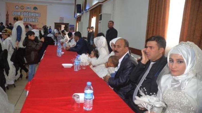 Diyarbakır'da Romanlara Toplu Nikah Ve S&uuml;nnet T&ouml;reni