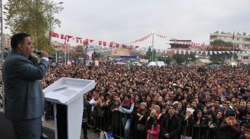 Kurtuluş Konserinde Kadir Somer Ve Murat Dalkılı&ccedil; Tarsusluları Coşturdu