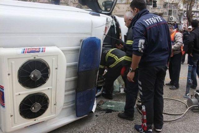 Hatay’da Ambulans Kaza Yaptı: 3 Yaralı