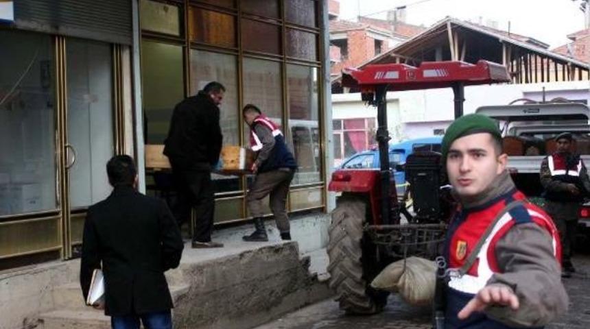 Kahvede Tabanca İle &Ouml;ld&uuml;r&uuml;ld&uuml;