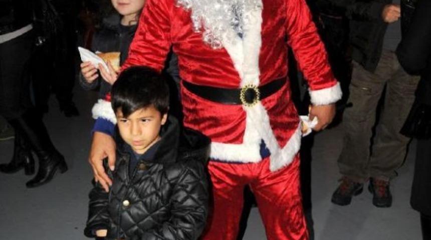 Yerleşik Yabancılar Christmas Kokteylinde Buluştu