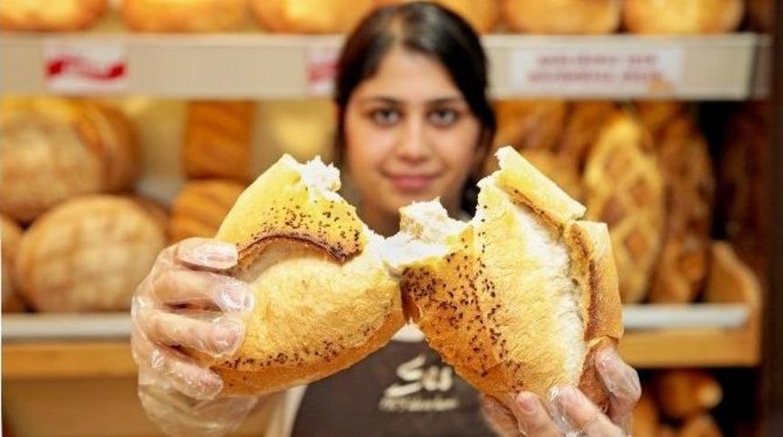 Ekmek Rublenin Ağzında