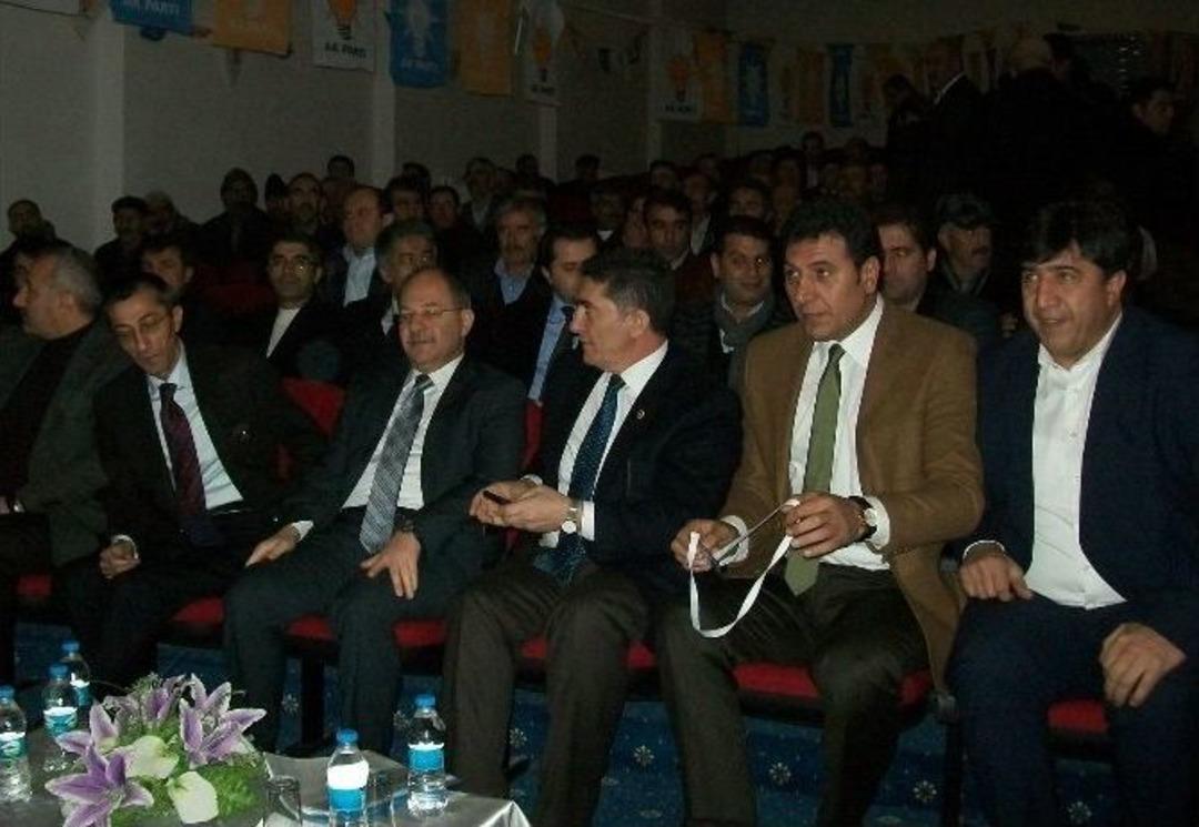 Narman&rsquo;da Ak Parti Delegesi Yine Zafer Ruşen Dedi