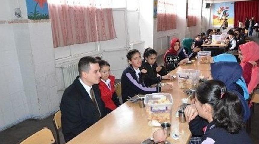 Kaymakam Maraşlı Yatılı İlk&ouml;ğretim B&ouml;lge Okulunu Ziyaret Etti