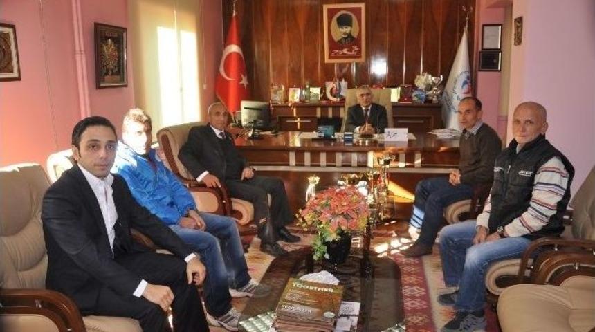 Adanalı Master Atletler 4 Kupa İle D&ouml;nd&uuml;