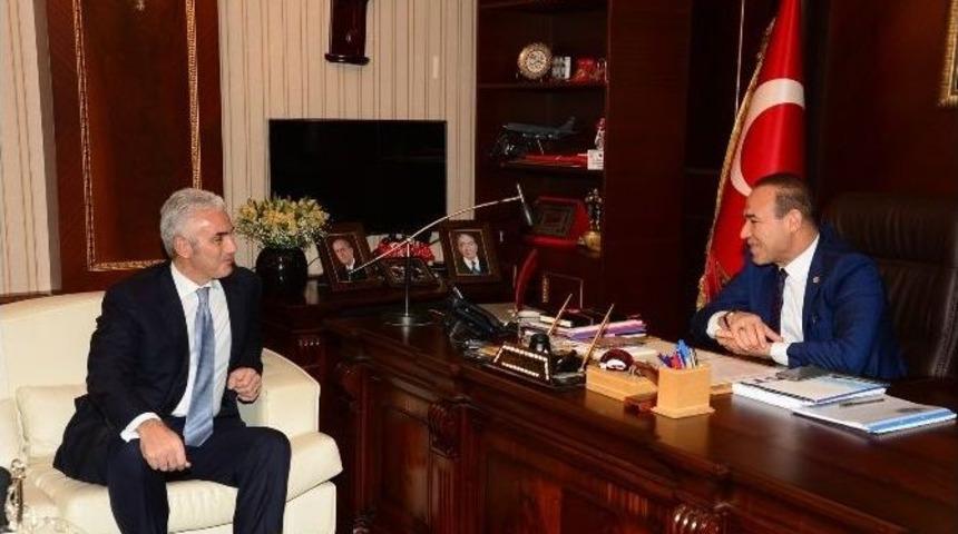 S&ouml;zl&uuml;, T&uuml;siad Başkanı Ve Sabancı Kurmaylarına, &ldquo;&ouml;nce Adana&rdquo; Dedi.