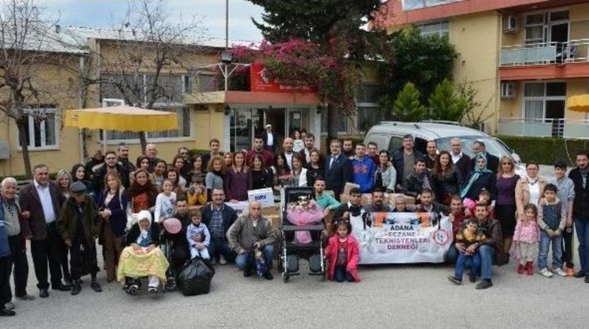 Eczane Teknisyenlerinden Yaşlılara Vefa